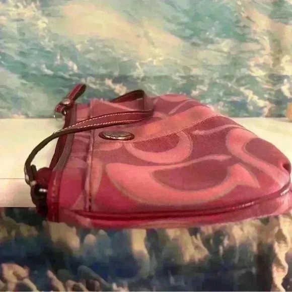 Coach Fuschia Signature Logo Wristlet - Picture 12 of 14